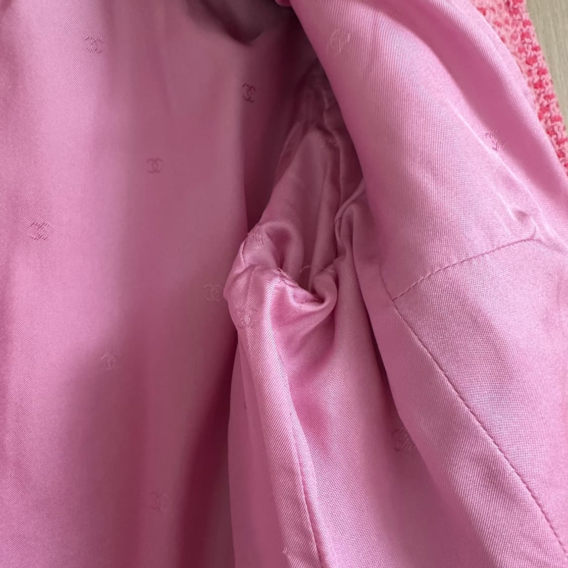 샤넬 핑크 시퀸 트위드 자켓 (55-66사이즈) / 빈티지  상품이미지6