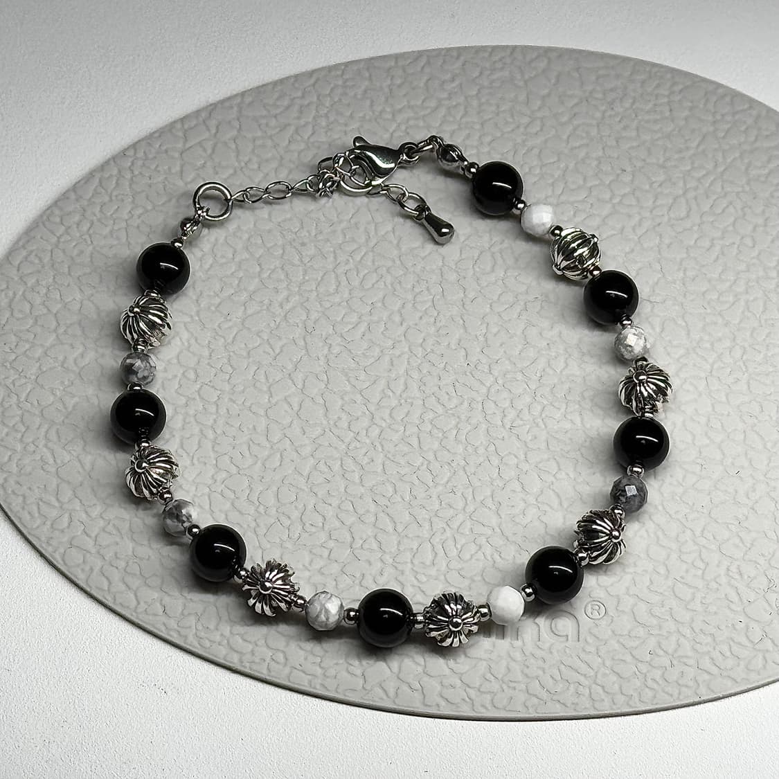 (핸드메이드) 오닉스 크롬 십자가 하울라이트 천연 원석팔찌 상품이미지2