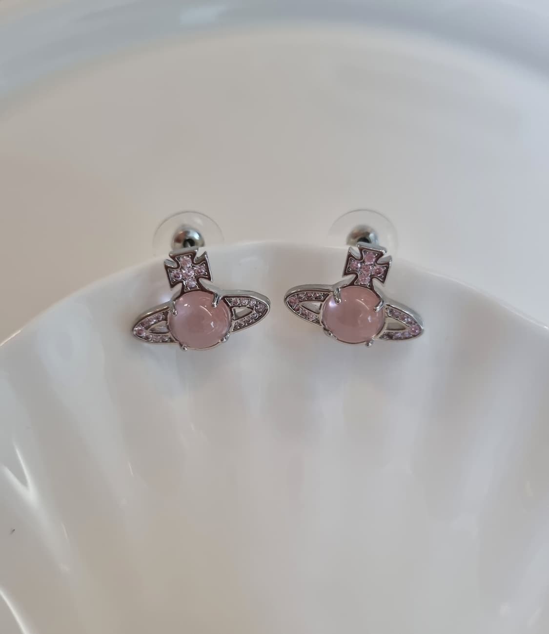 비비안웨스트우드 업사이클링 핑크볼 귀걸이 상품이미지2