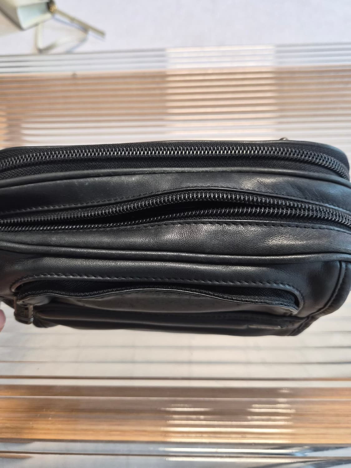 TUMI(투미)의 레더 클러치(세컨드백) 상품이미지3