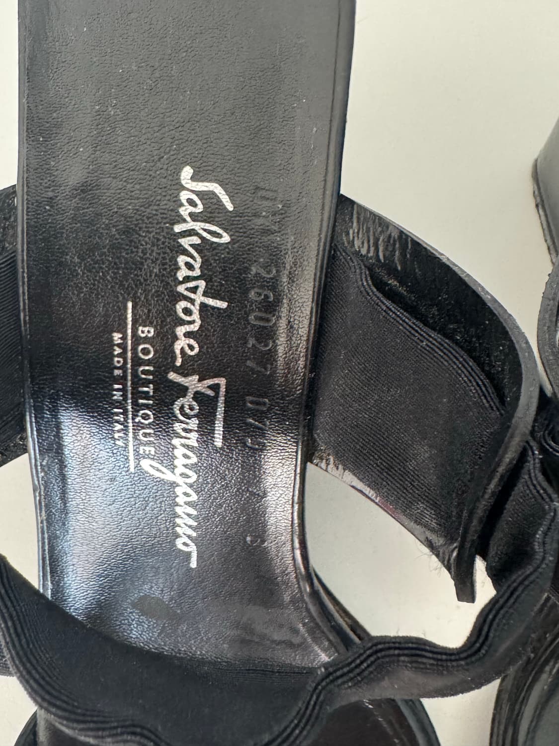 Salvatore Ferragamo Patent Leather Wedge 상품이미지6