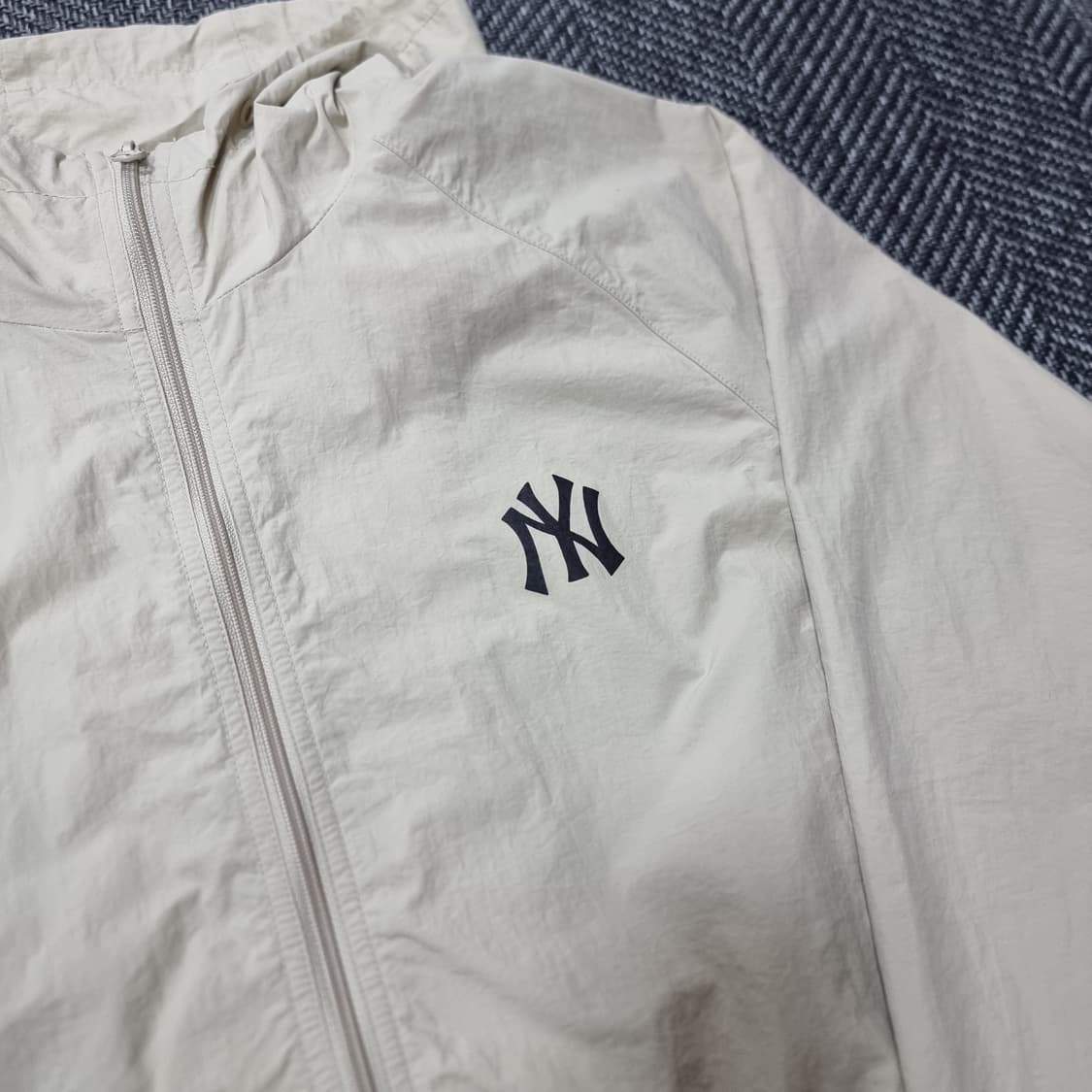 MLB 뉴욕 양키스 베이지 바람막이 상품이미지3