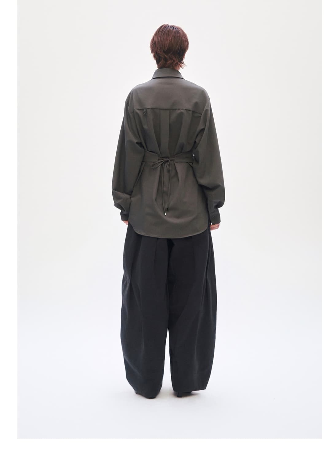 새상품) 트리밍버드 랩 셔링 블라우스 애쉬 브라운 상품이미지9