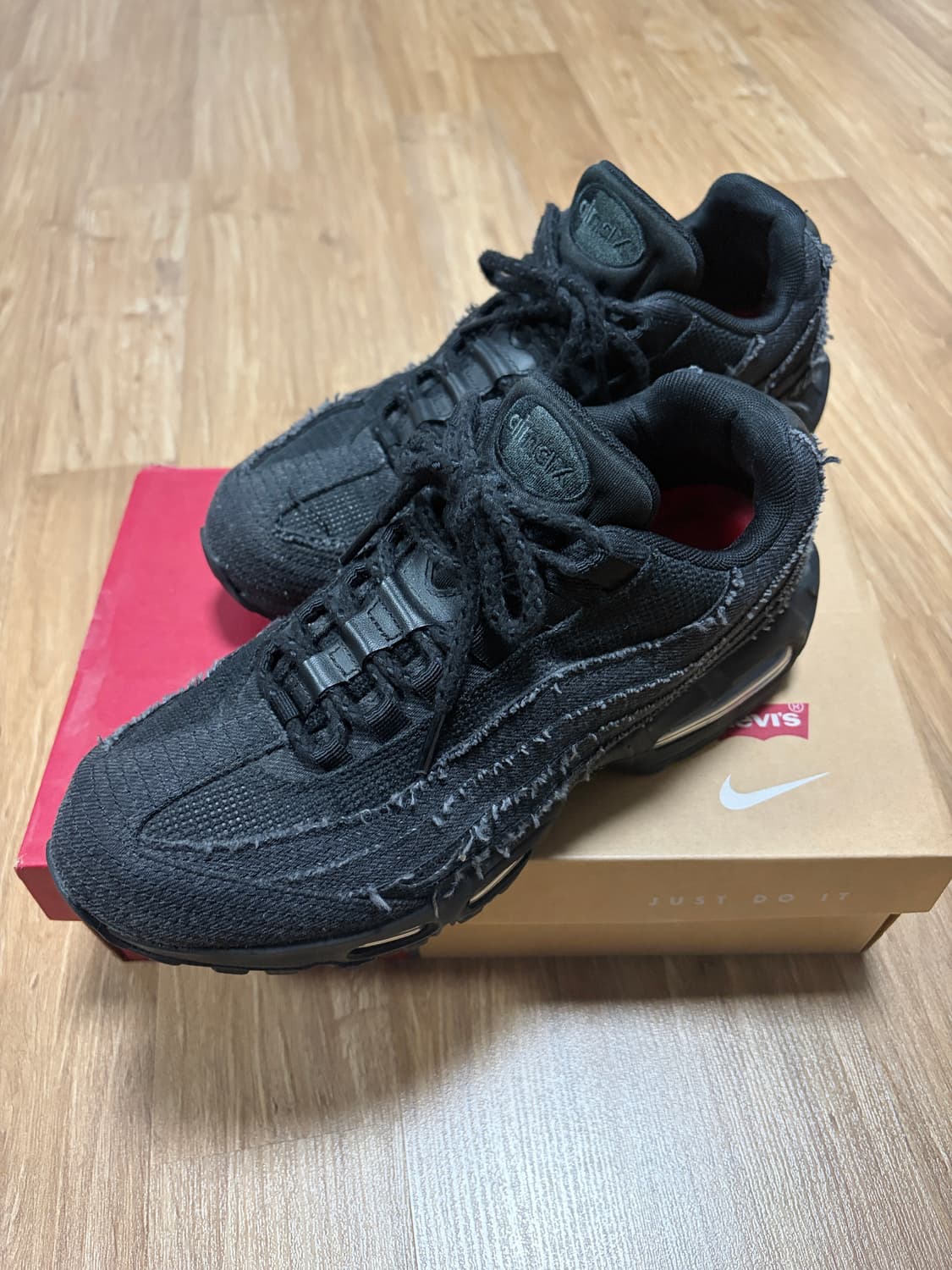 나이키 X 리바이스 콜라보 에어맥스 95 블랙 265 상품이미지2