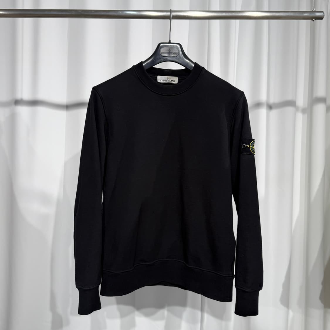 스톤아일랜드 와펜패치 신형 맨투맨 
M  블랙  상품이미지1