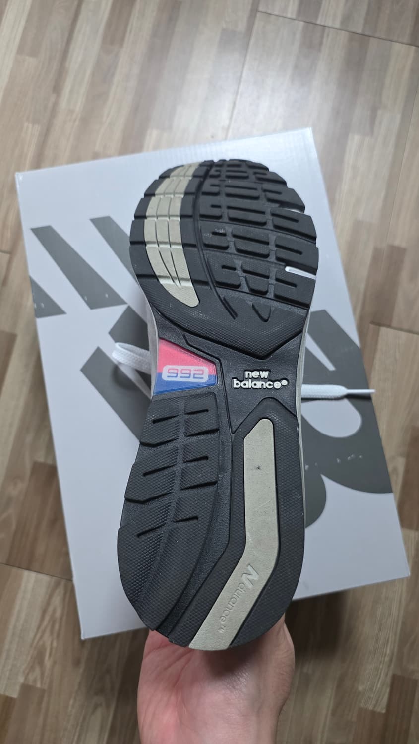 뉴발란스 992 275 상품이미지2