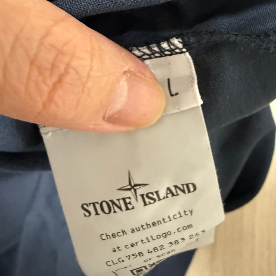 [1회 착용] 스톤아일랜드 반팔 네이비 L 사이즈미스 상품이미지4