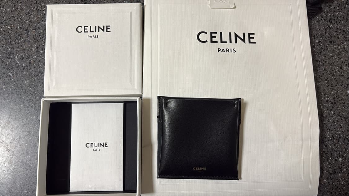 셀린느 트리옹프 스터드 귀걸이 골드 새상품 상품이미지2