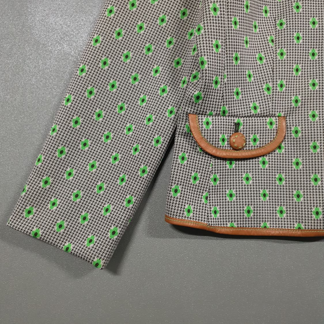 givy 기비 소가죽 카라 올오버 패턴 파이핑 버튼 자켓 여성 자켓 S 상품이미지4