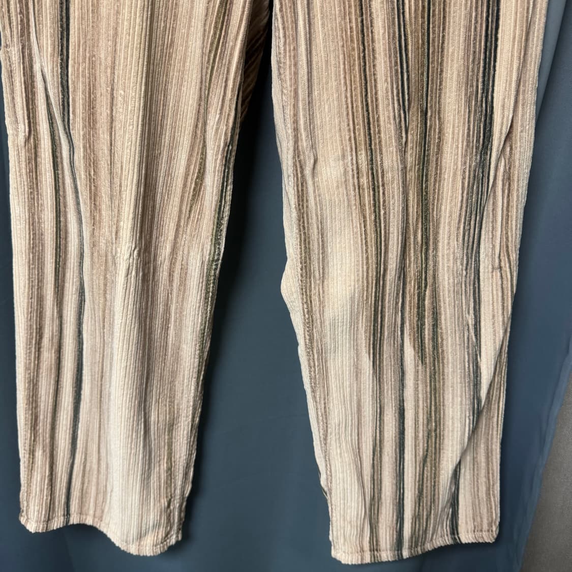 [44] 아워레가시 20fw 바스트컷 44 헤어 스트라이프 코듀로이 팬츠 상품이미지4