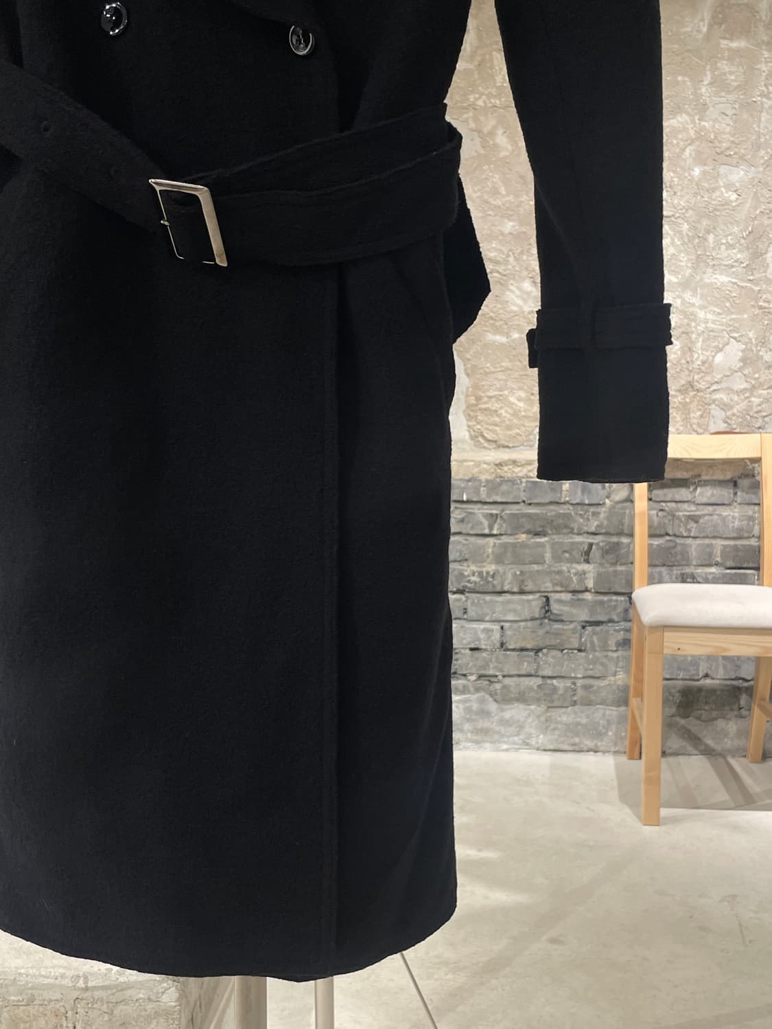 아르마니 꼴레지오니 블랙 드레이프 벨티드 울 코트 상품이미지5