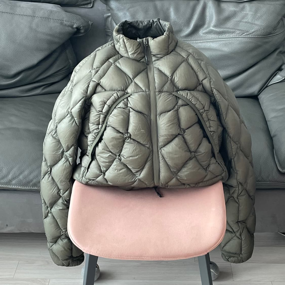 로아 하이킹 라이트 다운 자켓 다크 그린 상품이미지4