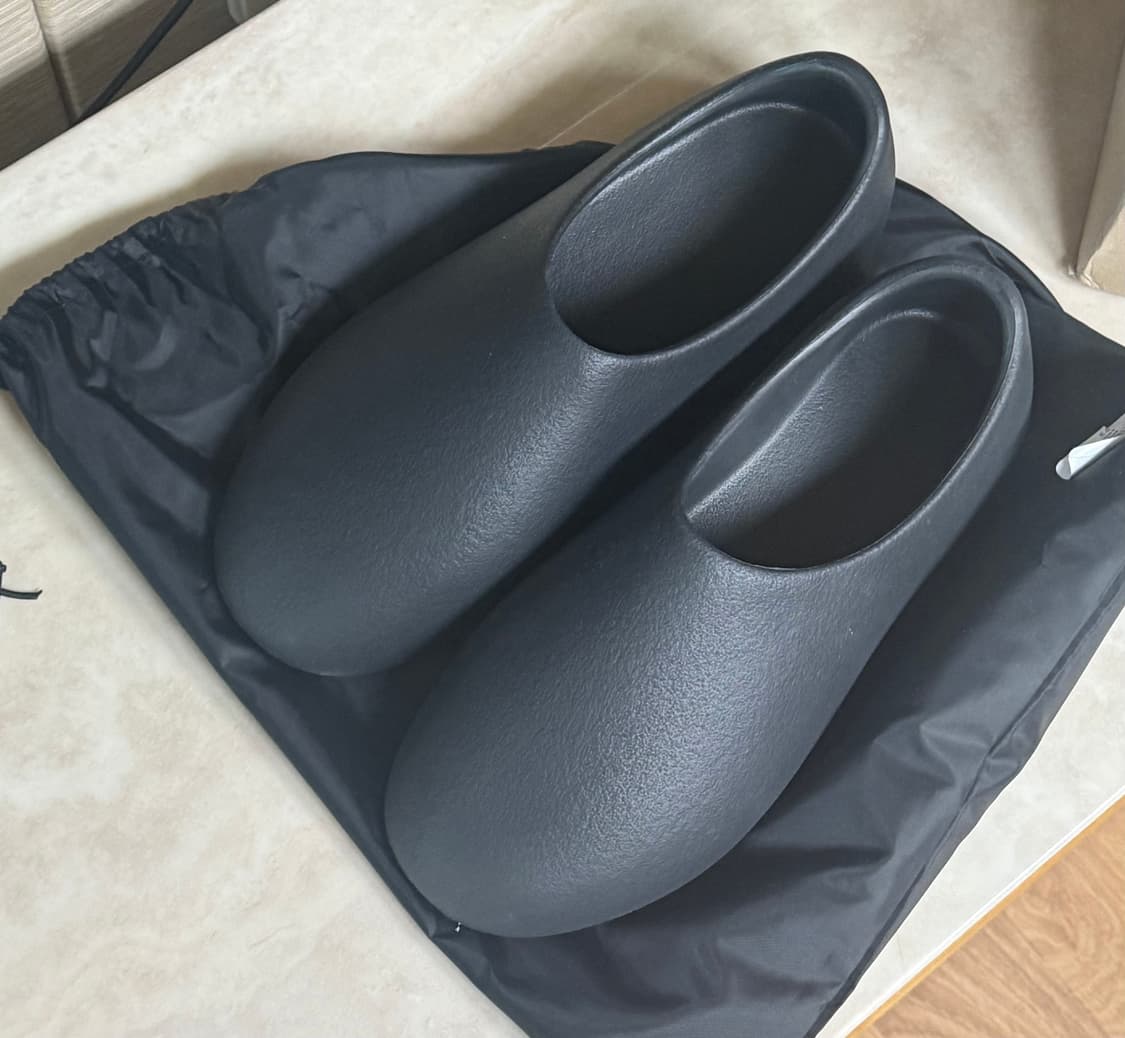 9사이즈) YEEZY SL-01 블랙 상품이미지1