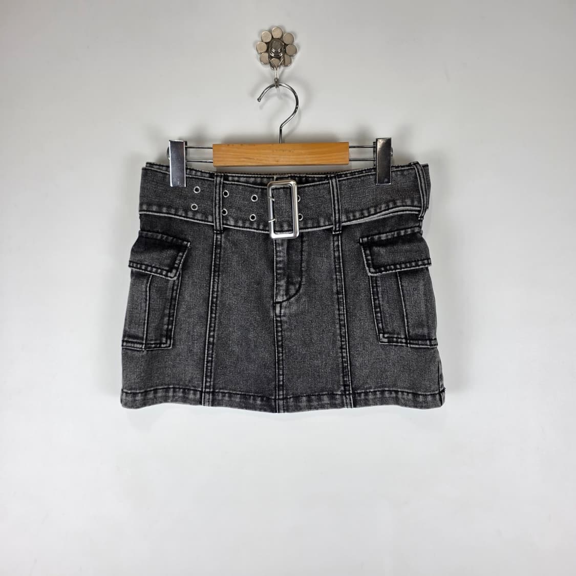 GORGE 워싱 블랙 카고 벨티드 데님 미니스커트 상품이미지1