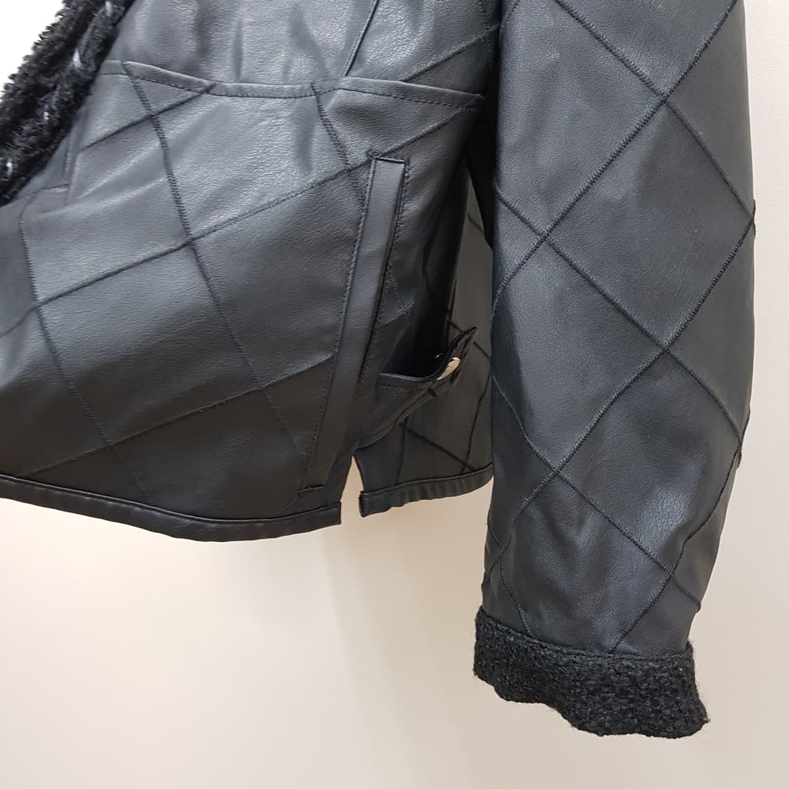 한섬 시스템 SYSTEM 2022 퀼팅 레더 터치 자켓 82-94-160 상품이미지4