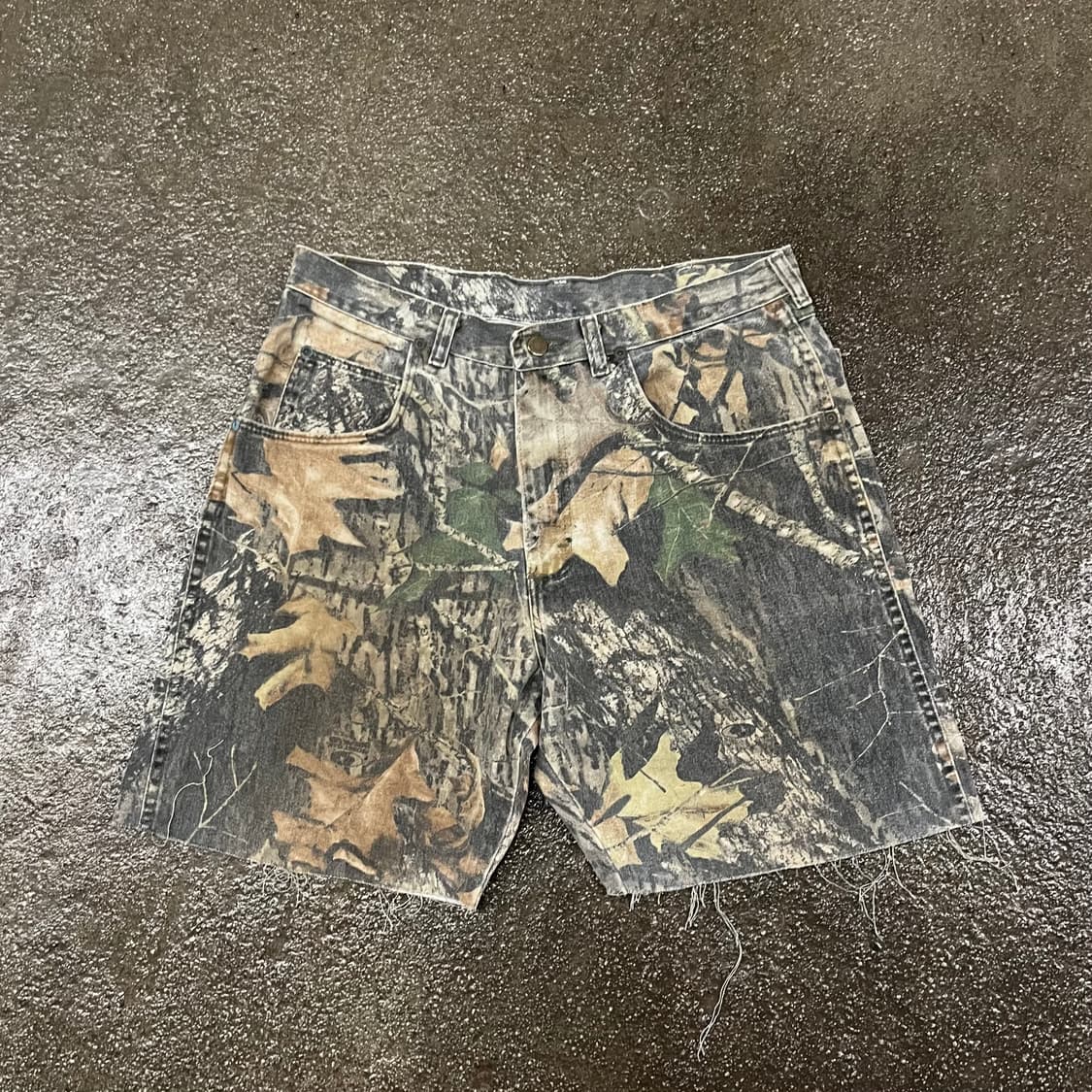 Wrangler 리얼트리 컷오프 쇼츠 (33“) 상품이미지4