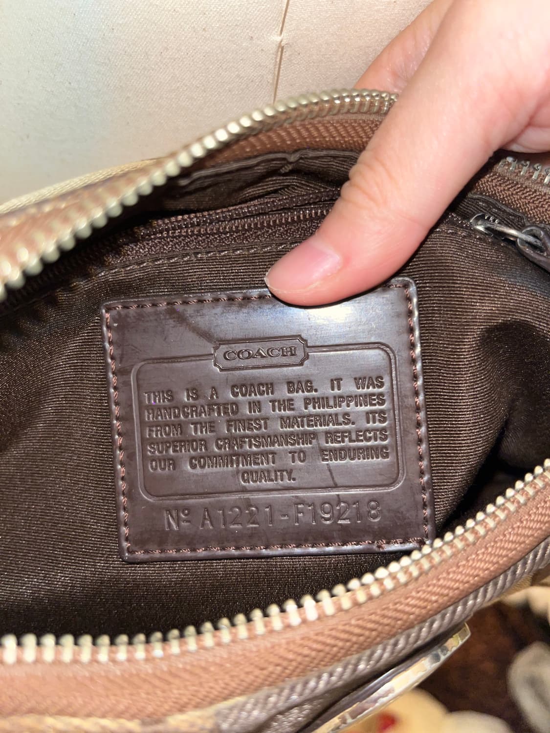 Coach Mini Beige Shoulder Bag 상품이미지6