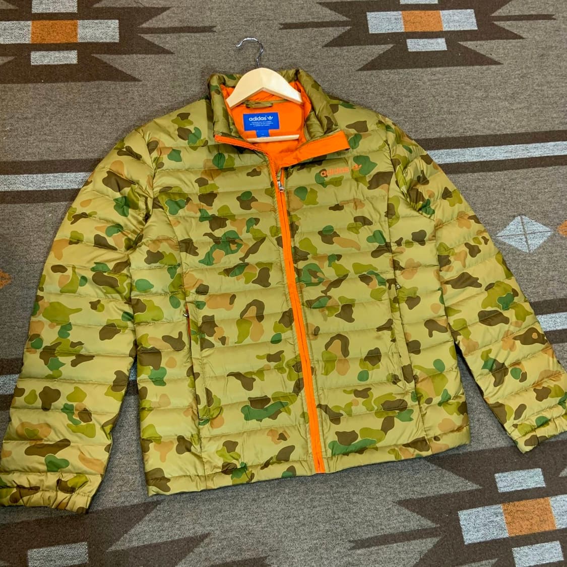 아디다스 카모 구스다운 경량패딩 XL 상품이미지1