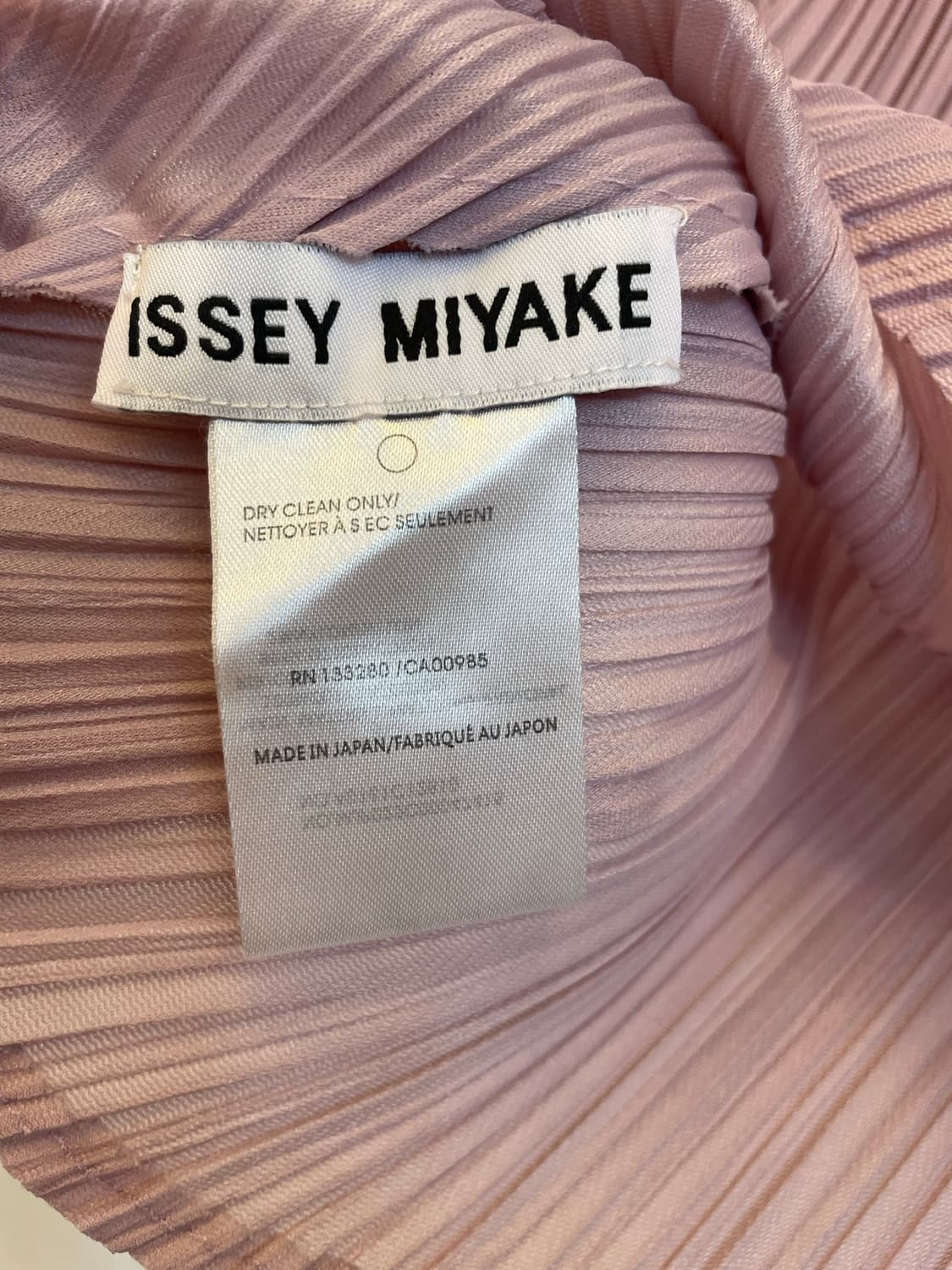 ISSEY MIYAKE 이세이미야케 사선 플리츠탑 슬리브리스민소매나시탑 상품이미지3