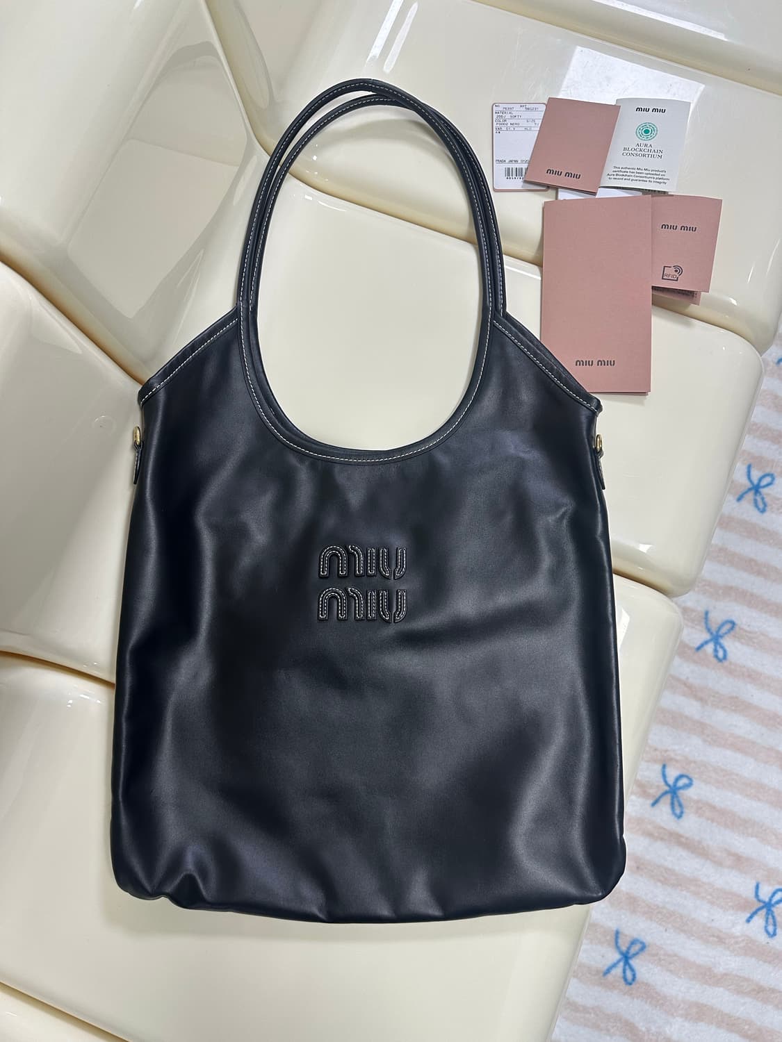 [거의 새상품급] 정품 미우미우 아이비백 미디움 블랙 상품이미지7