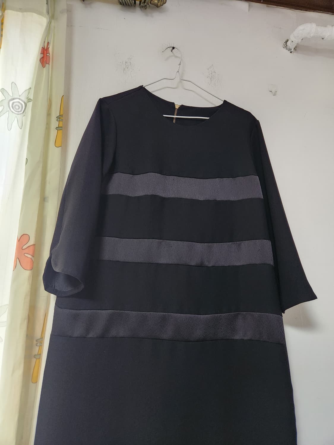 블랙 배색 포인트 원피스 66~77 상품이미지3