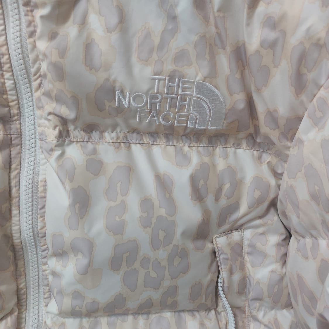 노스페이스 갸루 호피 크롭 패딩 실버그레이 상품이미지5