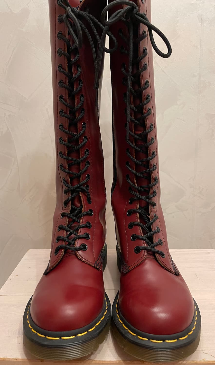 새상품✨ 닥터마틴 1B60 버건디 20홀 롱부츠 UK5 상품이미지1