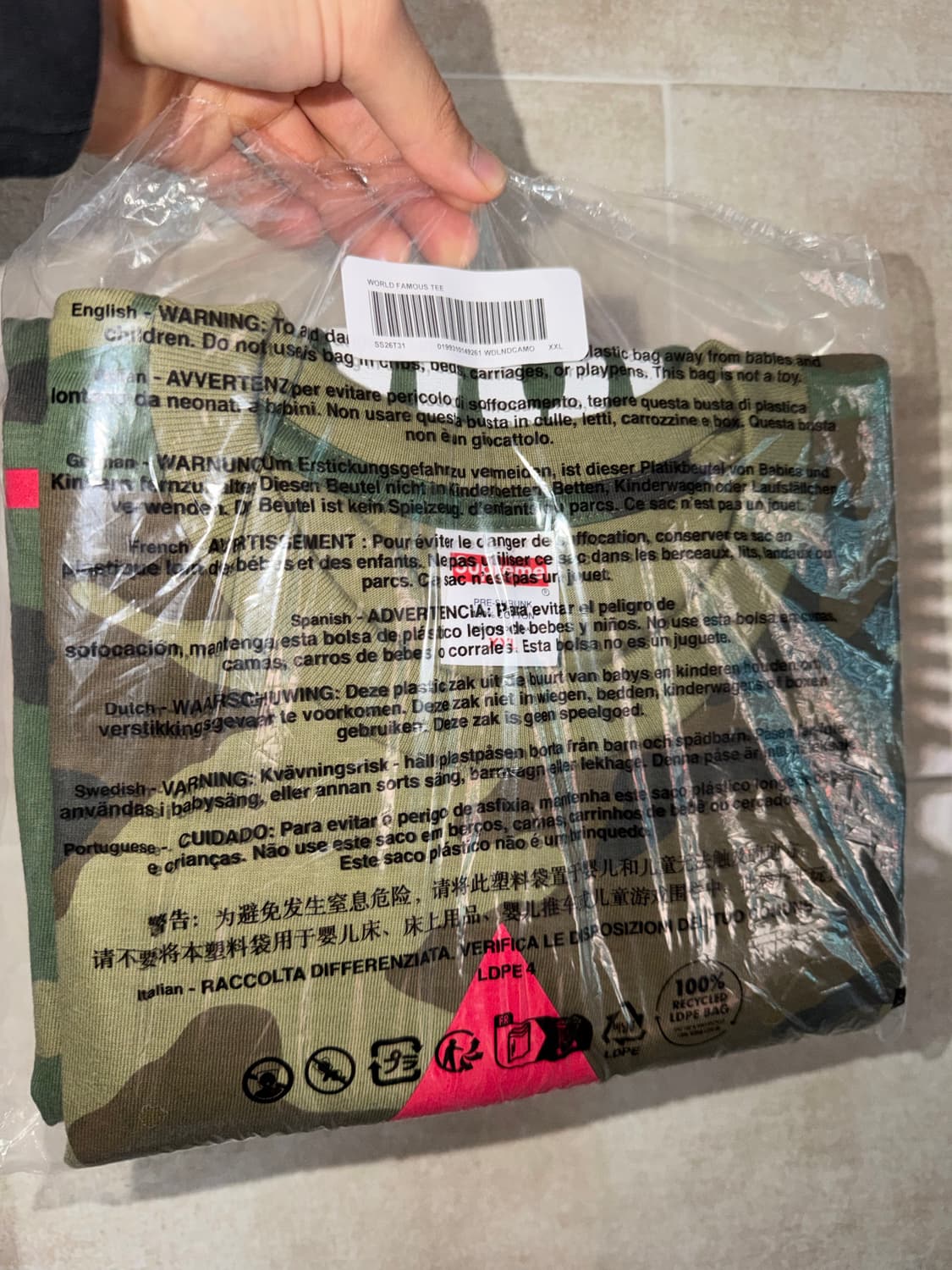 슈프림 월드 페이머스 티셔츠 우드랜드 카모 - 26SS 상품이미지2