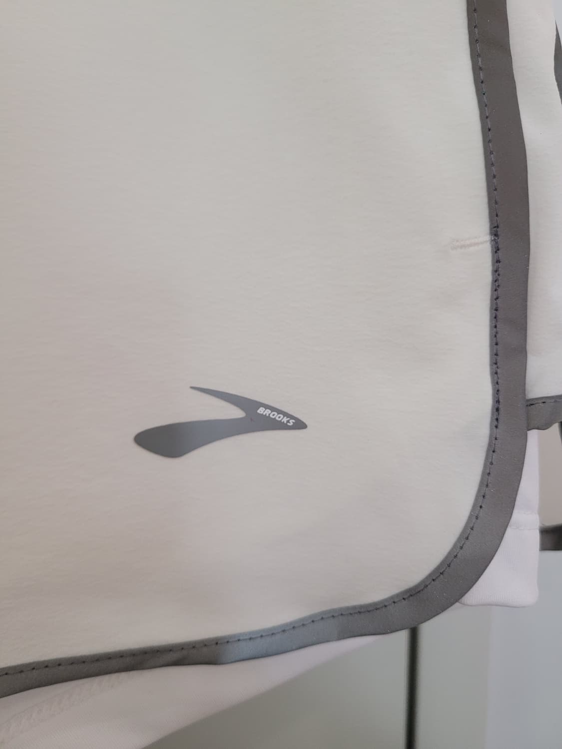 LF 브룩스 리플렉티브 3인치 반바지 여성용 화이트 S사이즈 미착용 상품이미지3