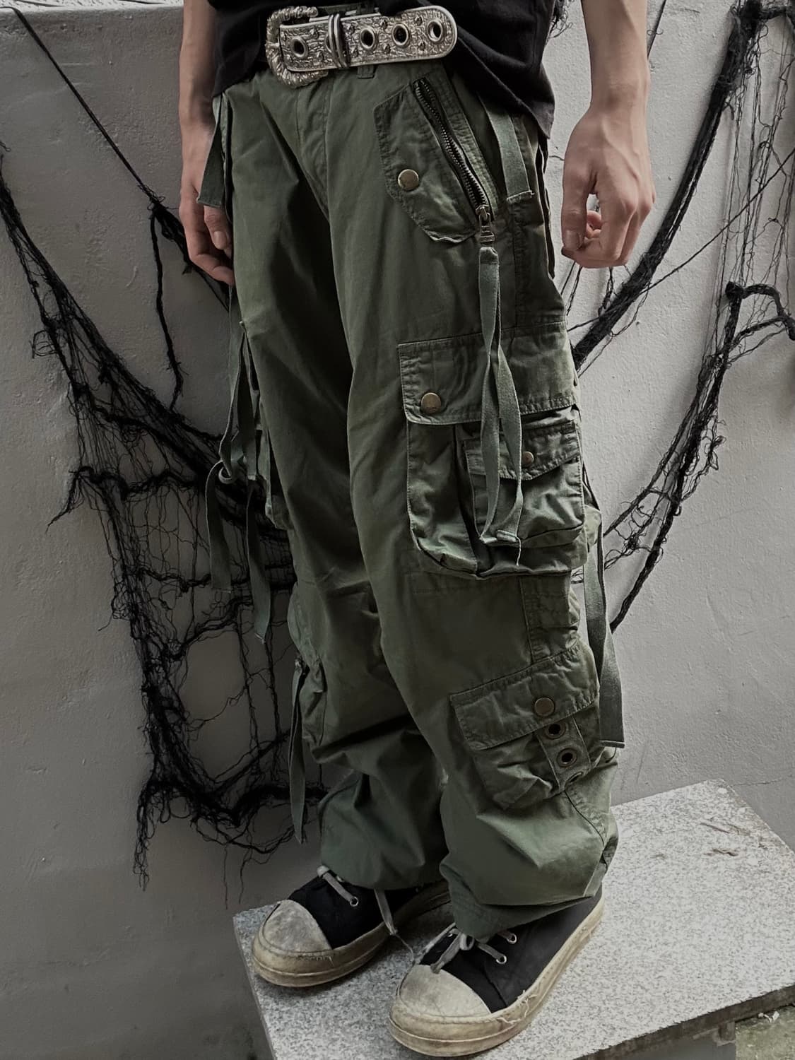 *rare* 00s 그런지 멀티포켓 기믹 로프 디테일 와이드 카고팬츠 상품이미지2