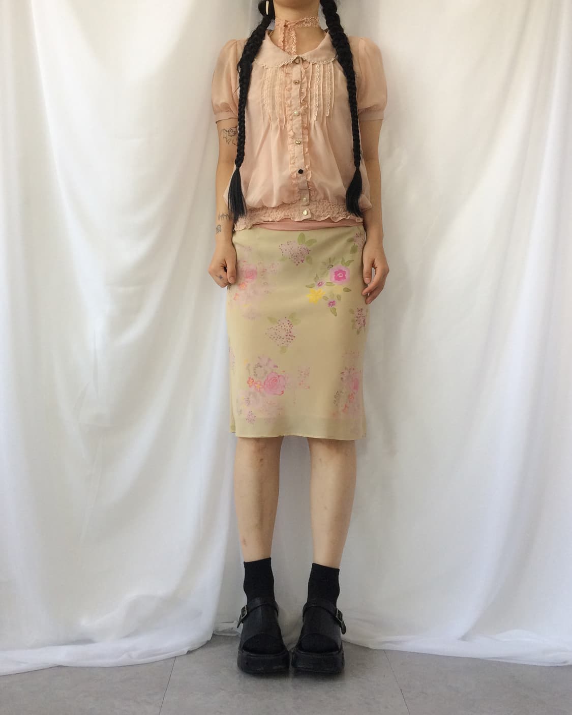 Button point lace trimming blouse 상품이미지1