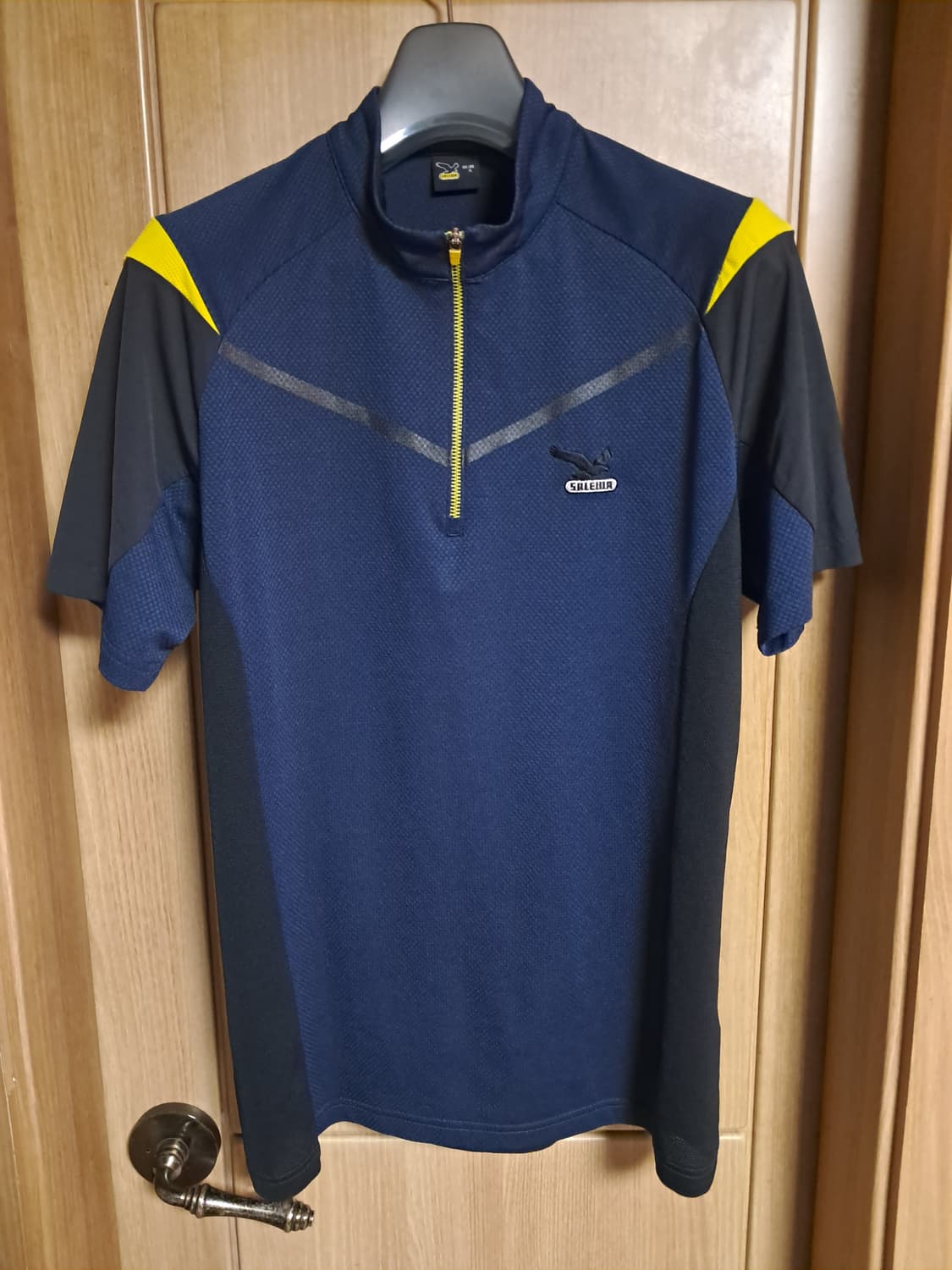 살레와 여성 등산티 100 상품이미지1