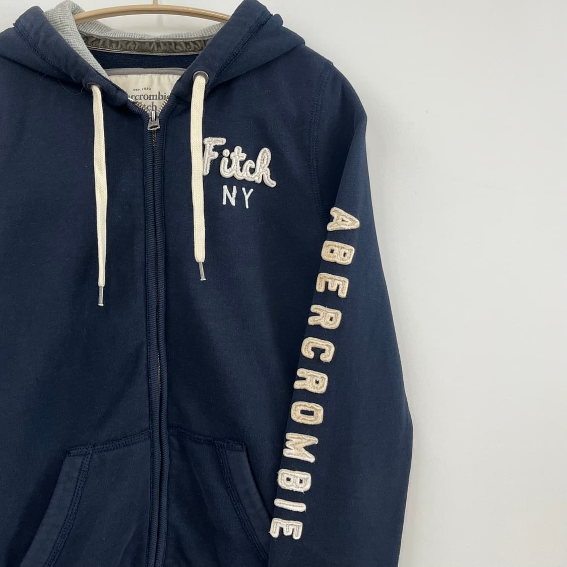 아베크롬비 슬림핏 자수로고 네이비 후드집업 상품이미지4