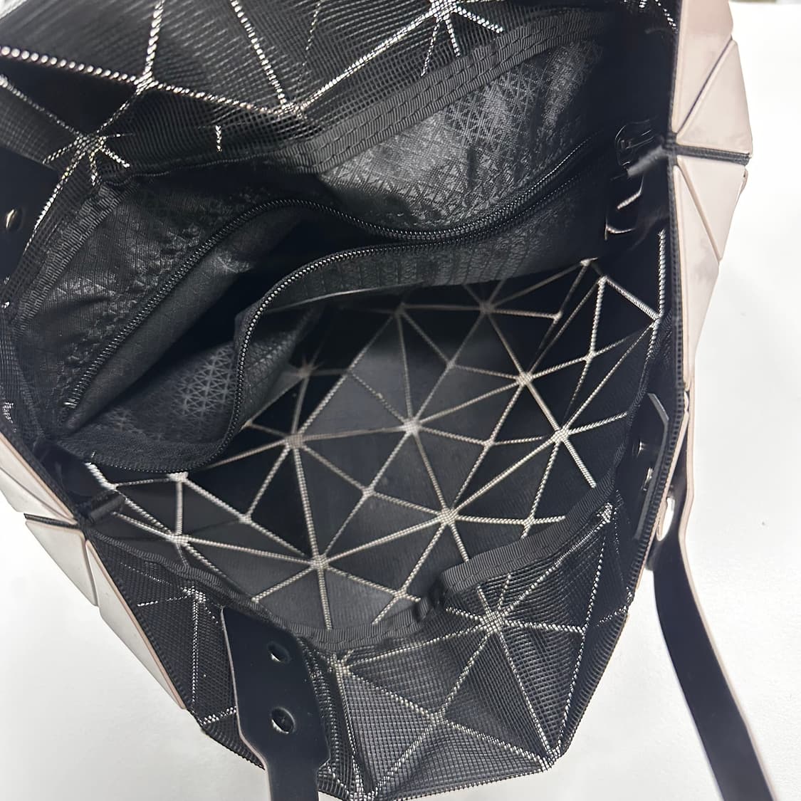 이세이미야케 바오바오 루센트 토트백 베이지 상품이미지4