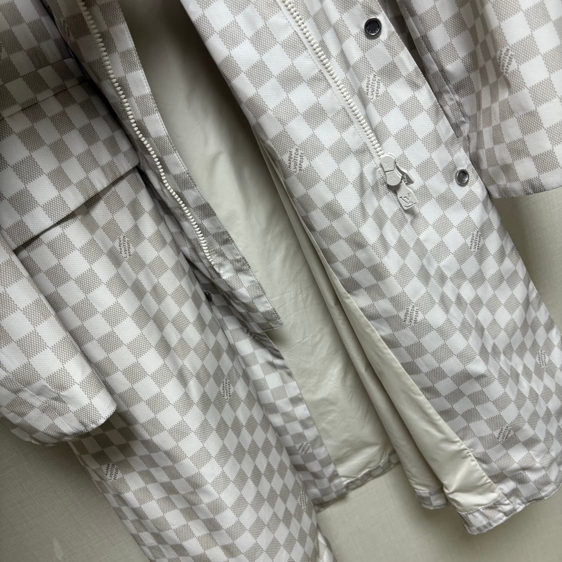 [54/백화점판/새상품급] 루이비통 다미에 레인코트 자켓 상품이미지3