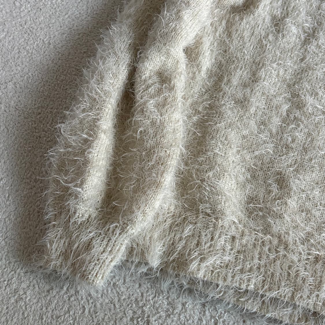 일본빈티지 어스뮤직 프리미엄라벨 아이보리 앙고라 니트 상품이미지3