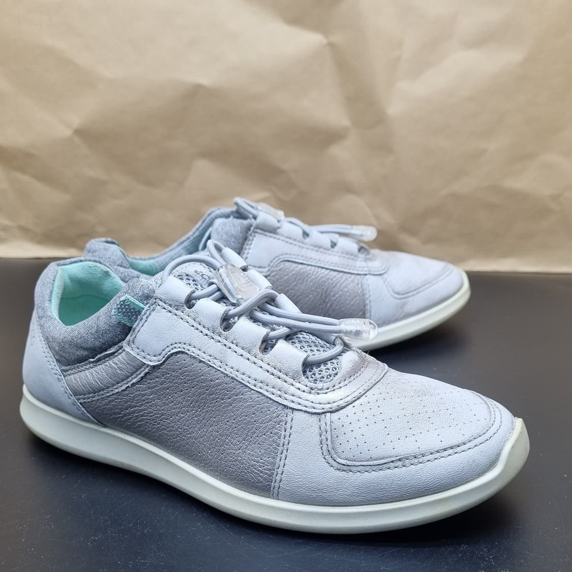 에코 캐주얼 스니커즈 225 상품이미지1