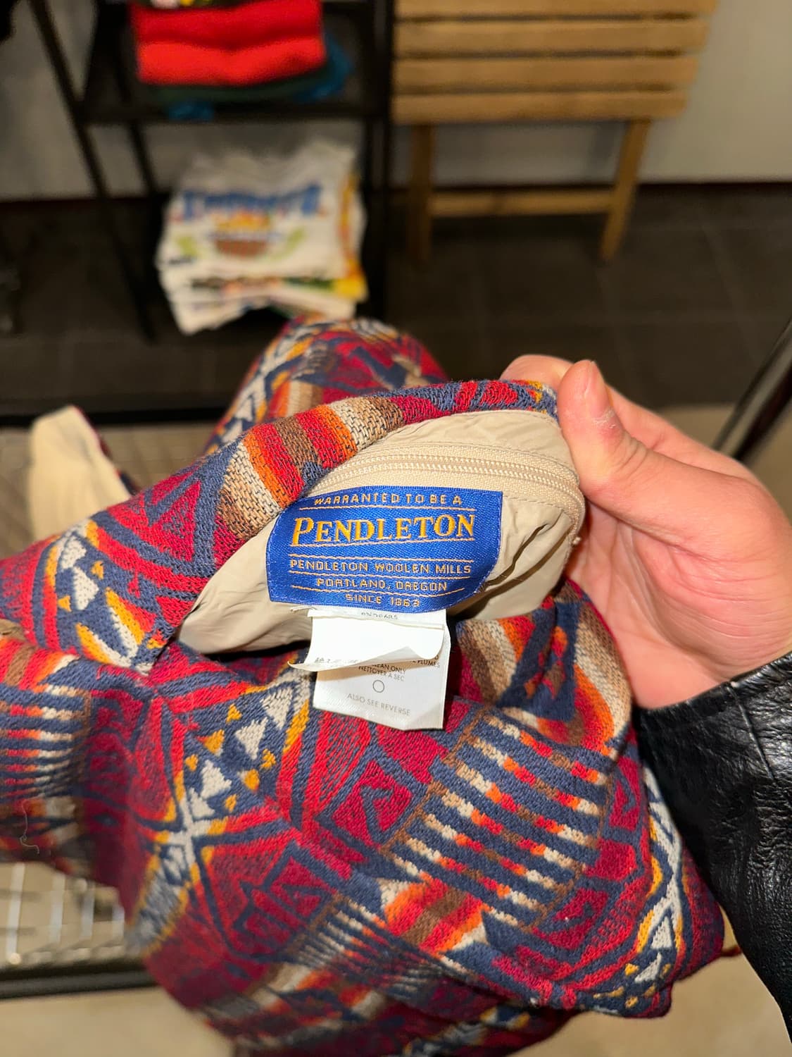 Pendleton aztec shell/wool padded Vest 상품이미지10