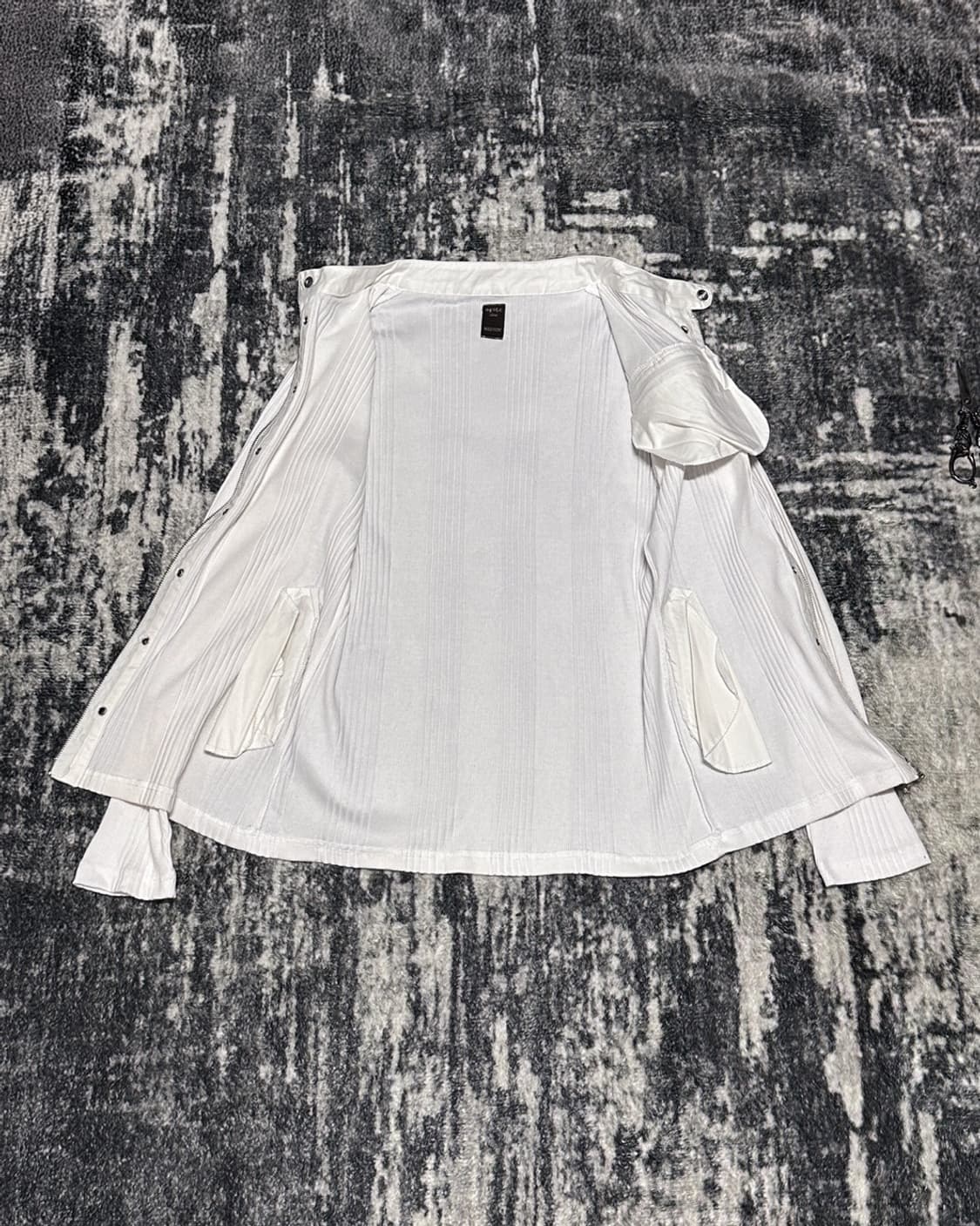 {Agate Label} Ribbed Eyelet Moto Jacket  상품이미지5