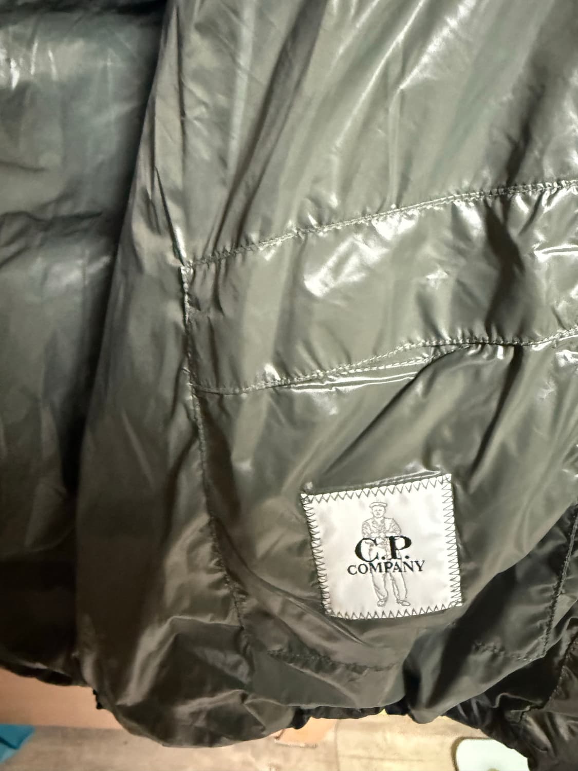 Cp 컴퍼니 dd쉘 올리브 나이트 패딩 급처 상품이미지4