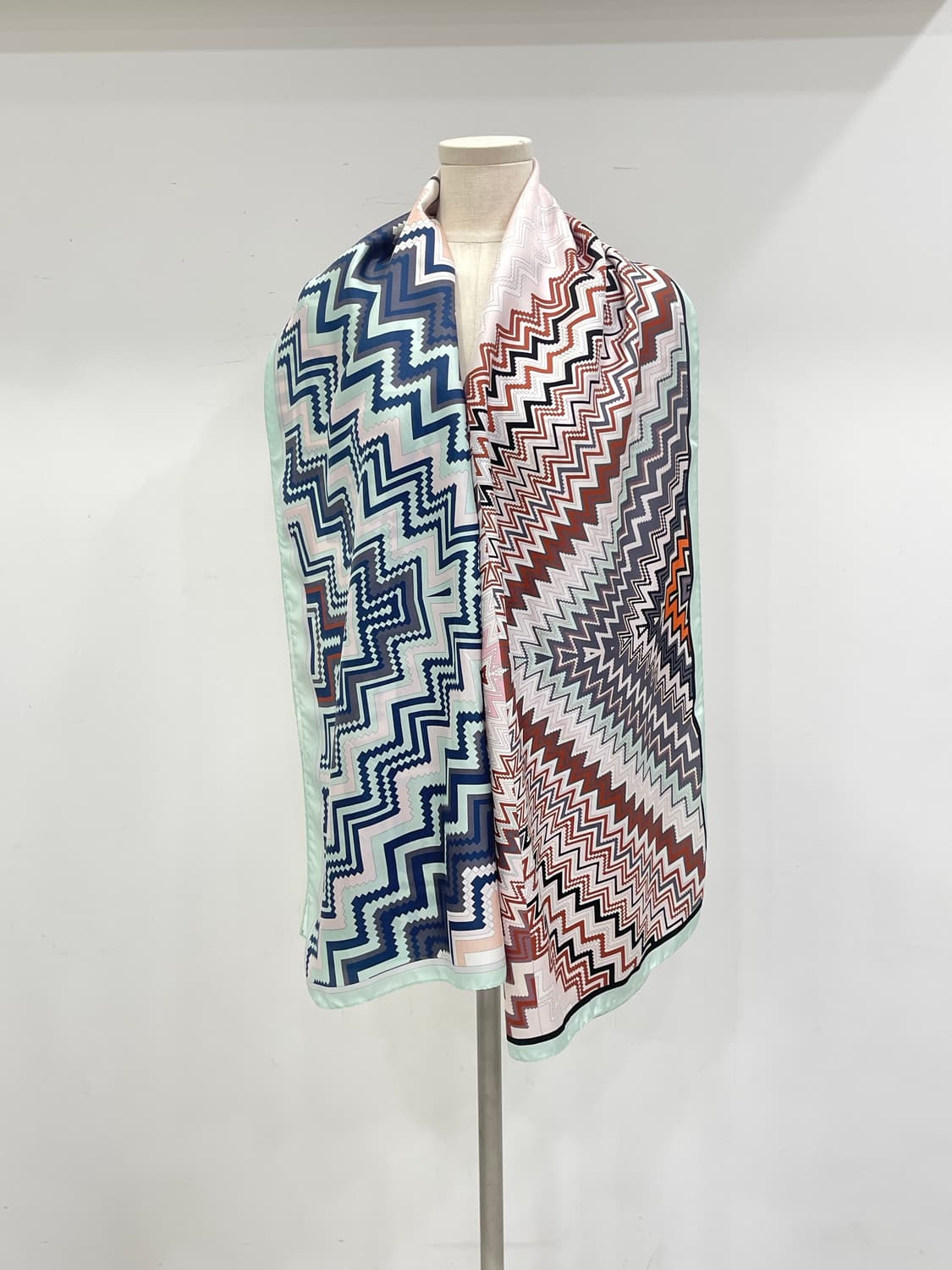 미소니 실크 머플러 상품이미지1