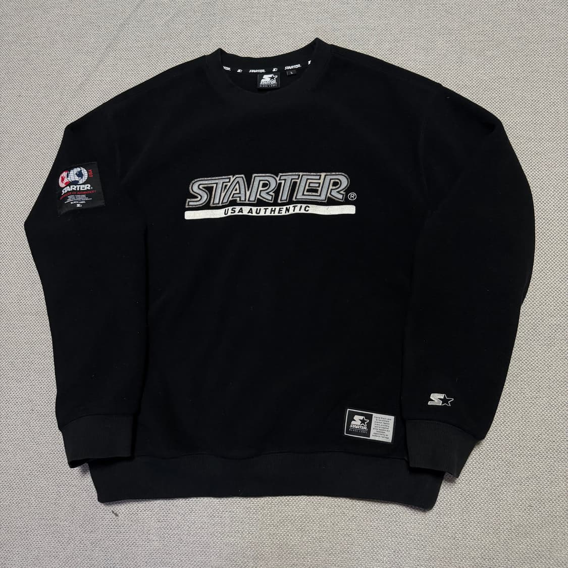 스타터 블랙 라벨 스펠아웃 플리스 맨투맨 상품이미지1