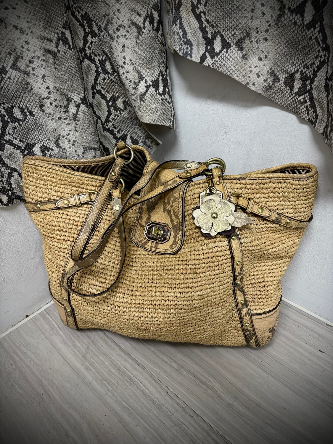 [Coach Y2K] Beige Flowers Detail Over-Si 상품이미지1
