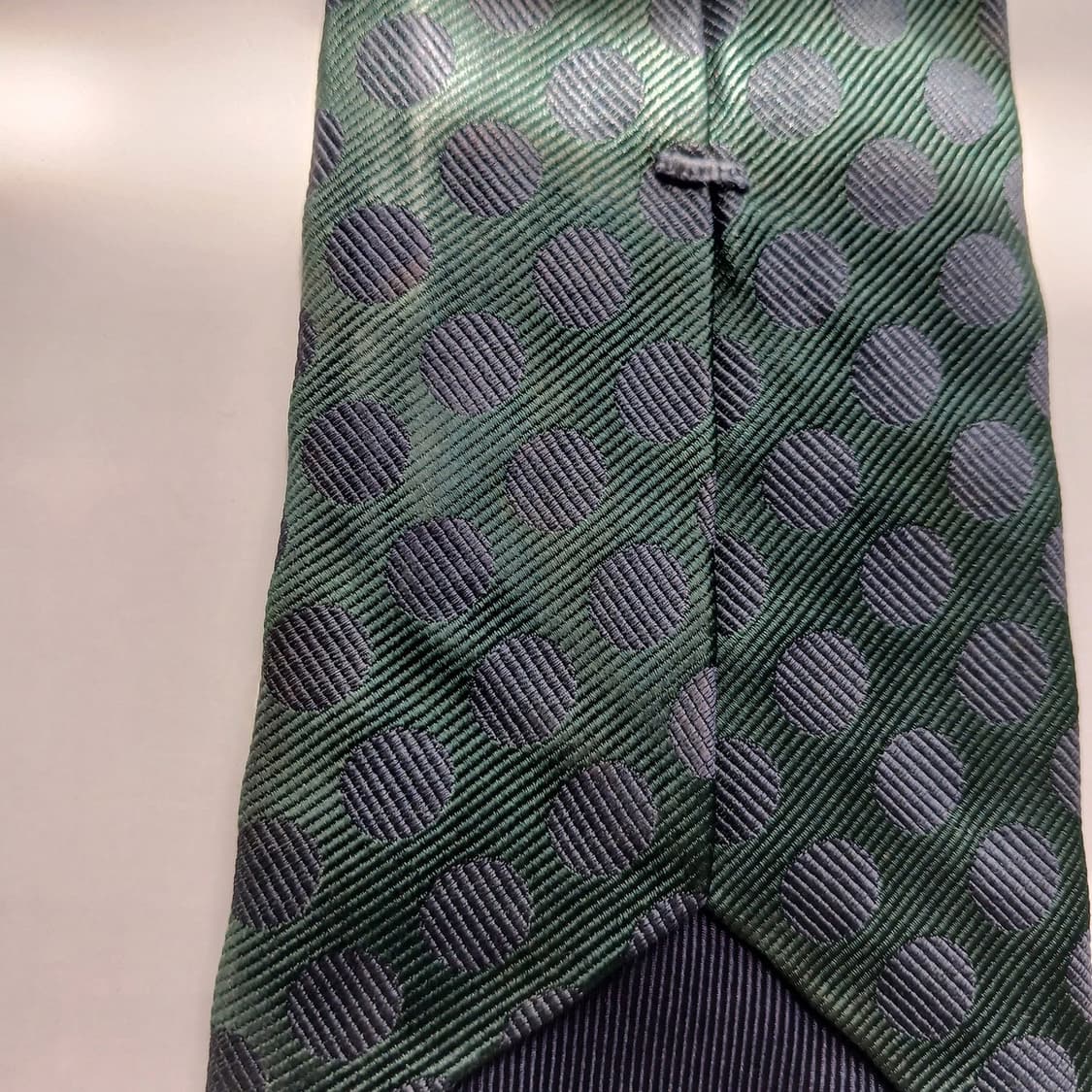 제냐 실크 그린&네이비 도트 넥타이 8.1cm A~B등급 A18433
 상품이미지7