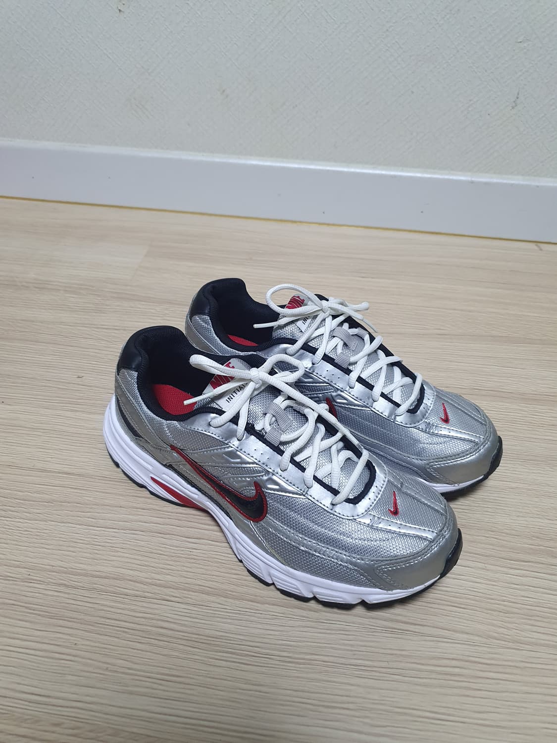 나이키 이니시에이터 운동화 270 상품이미지2