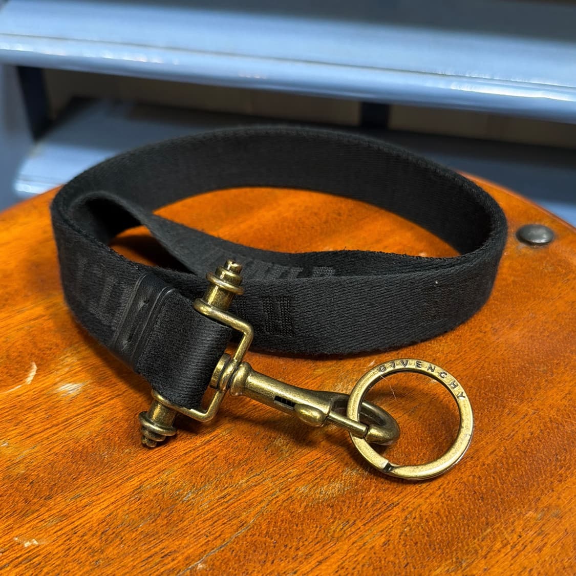 지방시 스트랩 키링 목걸이 상품이미지1