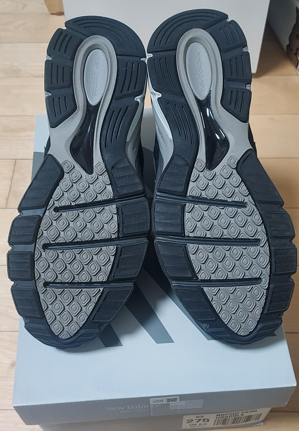 (275)뉴발란스 990V4 블랙  상품이미지5