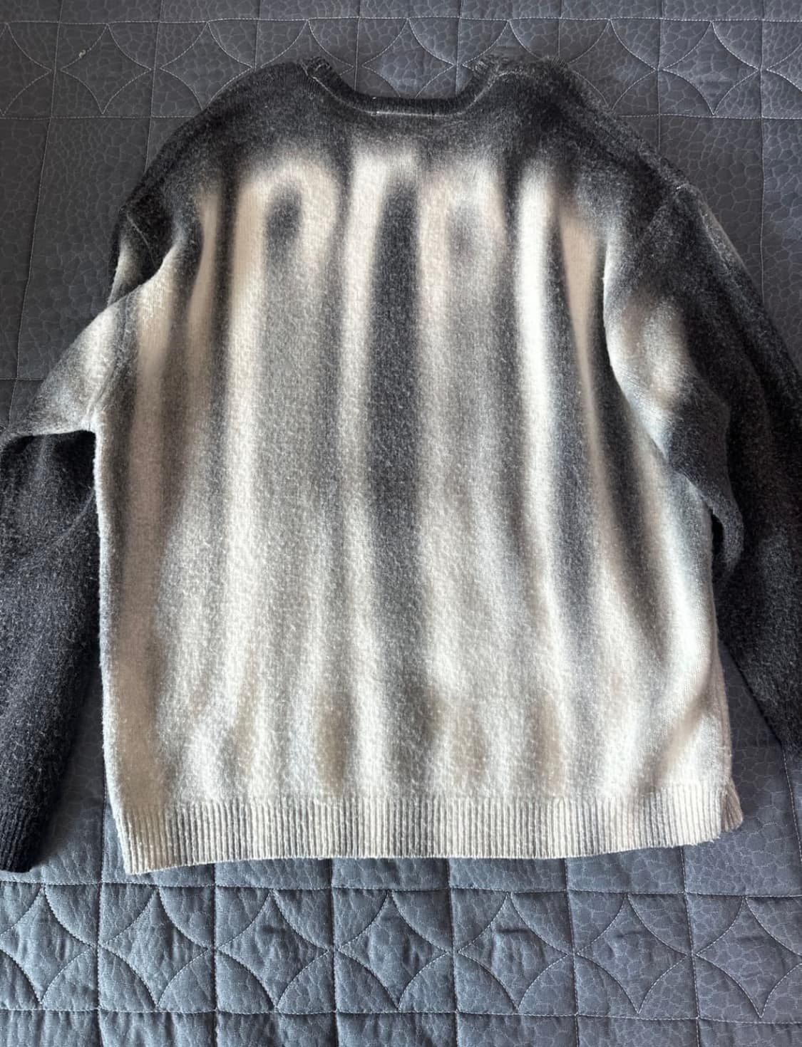 🚨Supreme 슈프림 블러드 로고 스웨터 블랙 상품이미지3