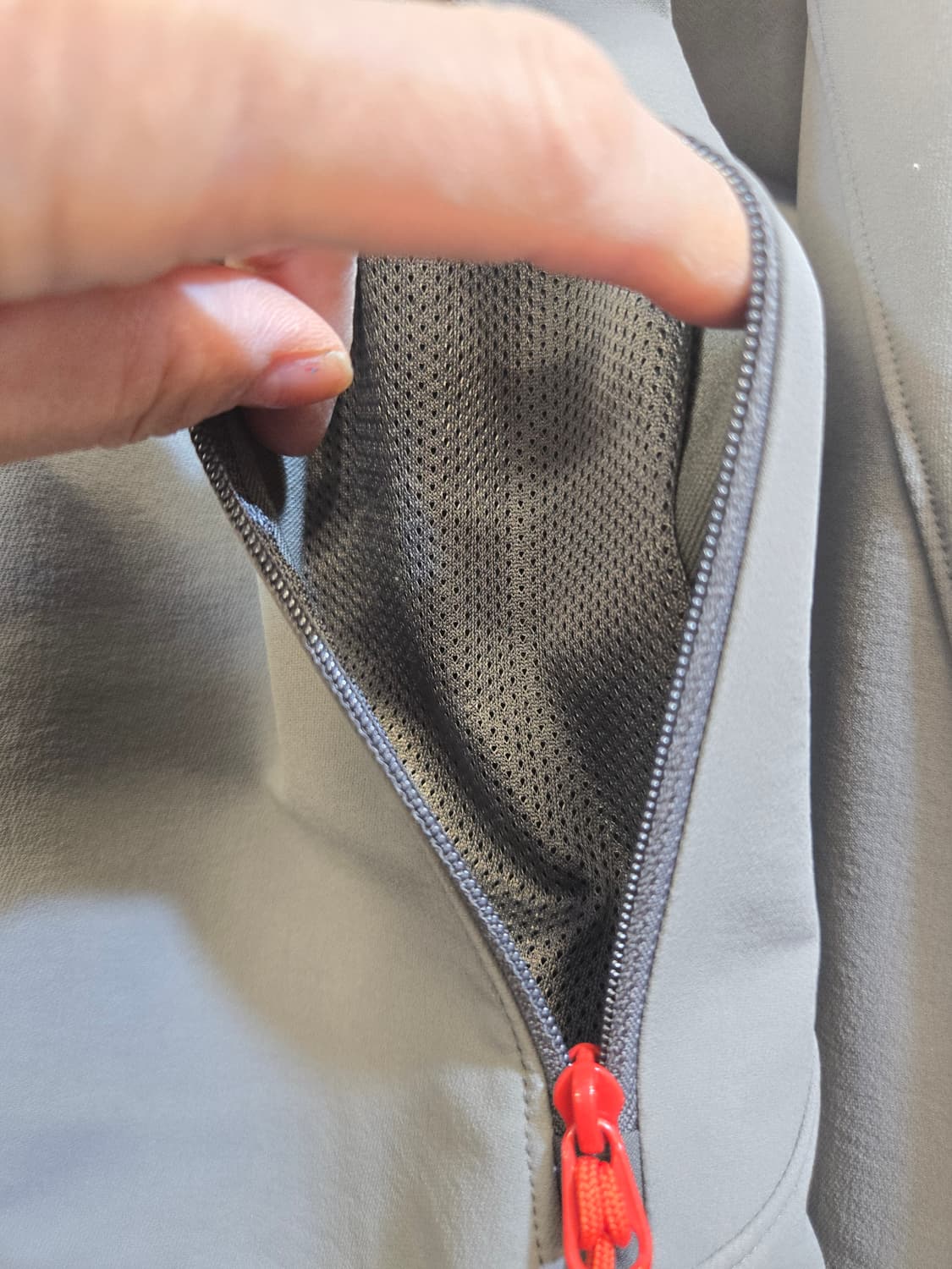 아크테릭스 감마 LT소프트쉘 자켓 그레이 상품이미지4