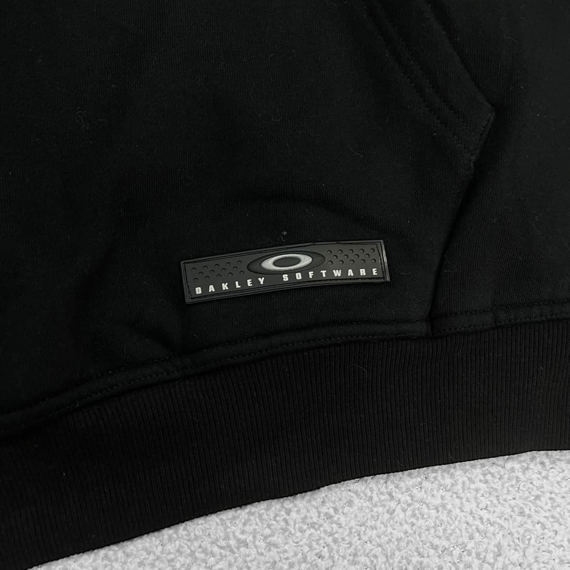 오클리 Oakley 00s 아카이브 소프트웨어 입체 로고 후드티 블랙 상품이미지5
